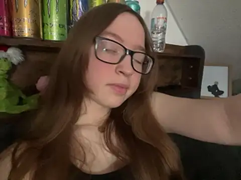 Freaky-Doll online show from May 2, 4:45 pm