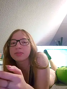 Snapshot of Freaky-Doll chatting on May 31, 7:26 pm Freaky-Doll online show from May 31, 7:26 pm