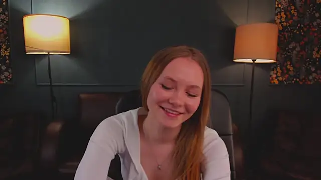 Snapshot of FloraLarsson chatting on May 2, 3:50 pm FloraLarsson online show from May 2, 3:50 pm