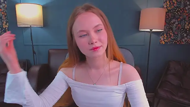 Snapshot of FloraLarsson chatting on May 3, 10:43 am FloraLarsson online show from May 3, 10:43 am
