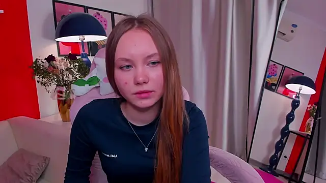 Snapshot of FloraLarsson chatting on May 5, 3:53 pm FloraLarsson online show from May 5, 3:53 pm