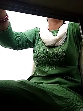 Simmi-00 online show from May 6, 6:30 am