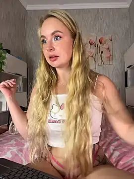 Snapshot of Kitty-Kelsi chatting on June 26, 8:19 am Kitty-Kelsi online show from June 26, 8:19 am