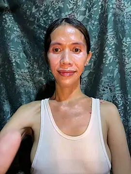 lovelyRAIN143 online show from April 29, 8:04 pm