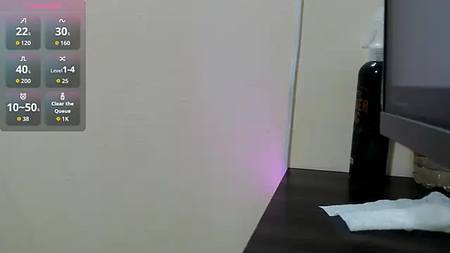 Snapshot of LUCYXS1 chatting on June 17, 12:18 pm LUCYXS1 online show from June 17, 12:18 pm