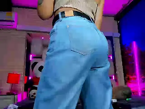 Snapshot of MahiaraHot chatting on May 1, 1:37 pm MahiaraHot online show from May 1, 1:37 pm