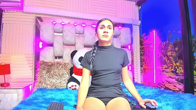Snapshot of MahiaraHot chatting on June 12, 1:54 pm MahiaraHot online show from June 12, 1:54 pm