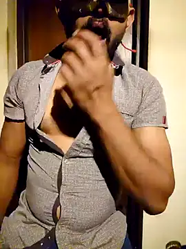 Snapshot of Sudda-ThatsMe chatting on May 29, 6:28 pm Sudda-ThatsMe online show from May 29, 6:28 pm