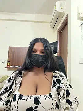 PIHU01990 online show from May 3, 8:09 am