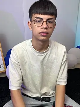 Snapshot of Asher_Young chatting on May 6, 12:30 am Asher Young online show from May 6, 12:30 am