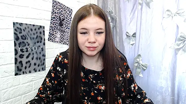 KendraSpt online show from May 1, 7:35 am