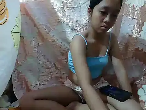 Snapshot of Yours_AsianPinayGirl18 chatting on May 16, 10:41 pm Yours AsianPinayGirl18 online show from May 16, 10:41 pm