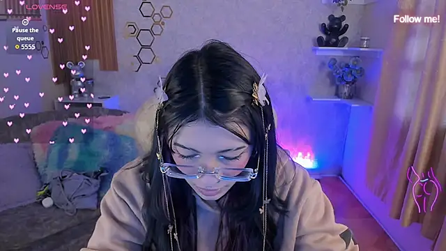 Snapshot of mia_smoke_ chatting on June 2, 12:07 pm mia smoke online show from June 2, 12:07 pm