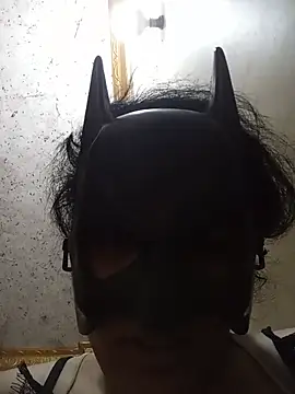 QueenofHair online show from June 9, 4:40 pm