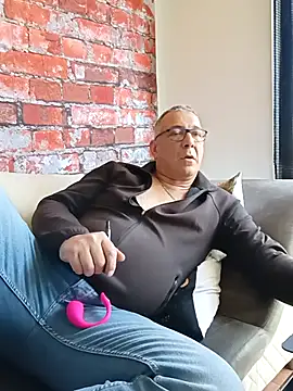 Snapshot of Soloyan chatting on March 12, 12:55 pm Soloyan online show from March 12, 12:55 pm