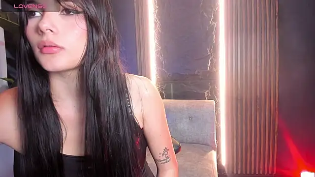 Aili queen online show from June 8, 3:12 pm