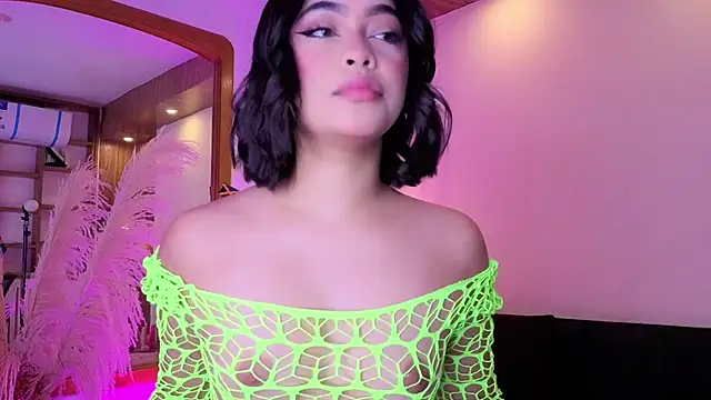 Snapshot of Chloe_monroee chatting on May 18, 3:13 am Chloe monroee online show from May 18, 3:13 am