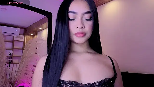 Snapshot of Chloe_monroee chatting on August 1, 3:28 am Chloe monroee online show from August 1, 3:28 am