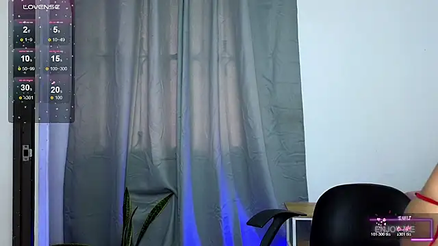 Snapshot of megangil_ chatting on May 30, 2:36 pm megangil online show from May 30, 2:36 pm