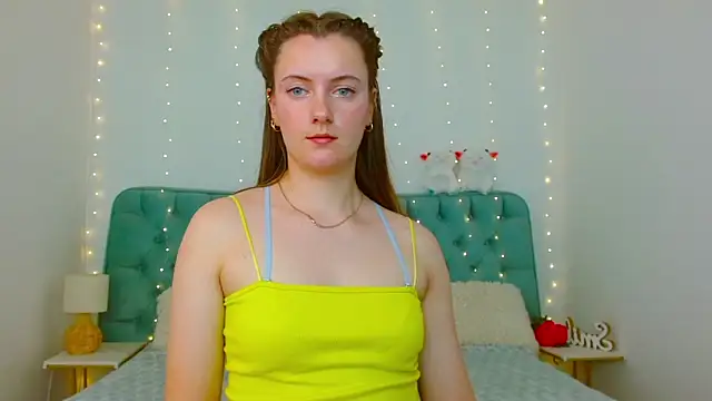 Cutie blushh online show from April 30, 9:15 am