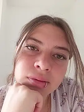 Snapshot of DiamondNath_ chatting on May 12, 2:36 pm DiamondNath online show from May 12, 2:36 pm