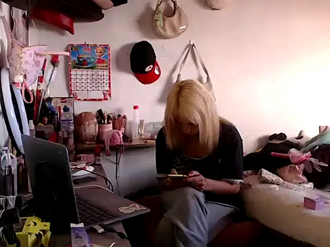bunnyfoxxd online show from July 6, 12:57 pm