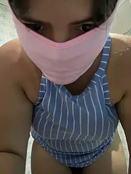 Emma bom online show from May 19, 7:42 pm