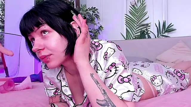 Ashley Alt online show from June 29, 6:41 am