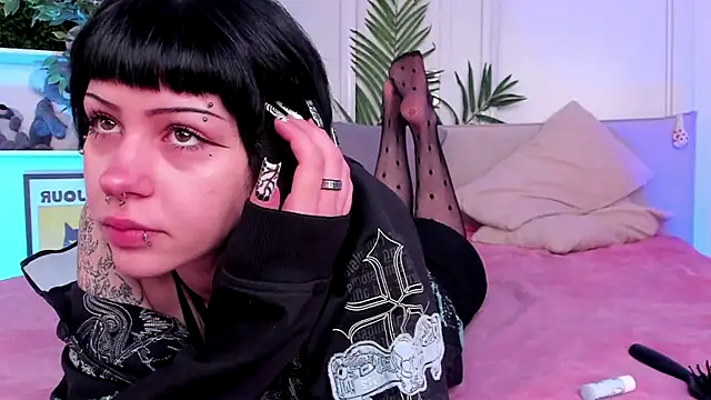 Ashley Alt online show from July 24, 6:33 am