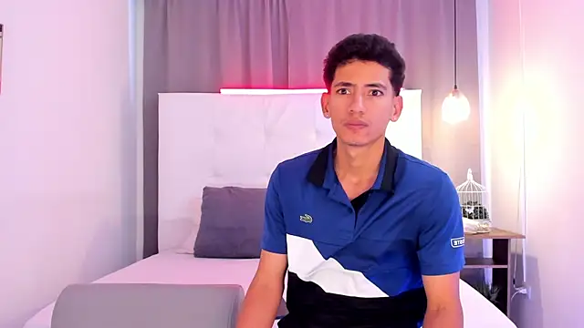 Snapshot of Alejo-and-Thiago chatting on May 16, 12:15 pm Alejo-and-Thiago online show from May 16, 12:15 pm