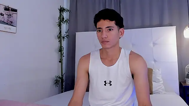 Snapshot of Alejo-and-Thiago chatting on May 27, 12:35 pm Alejo-and-Thiago online show from May 27, 12:35 pm