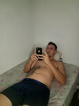 Snapshot of Leandro_flores92 chatting on May 6, 2:40 am Leandro flores92 online show from May 6, 2:40 am
