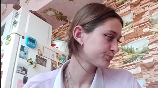 Snapshot of MercySoeder chatting on June 8, 10:15 am MercySoeder online show from June 8, 10:15 am