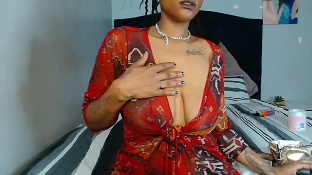 Snapshot of KillarRose chatting on July 2, 12:43 am KillarRose online show from July 2, 12:43 am