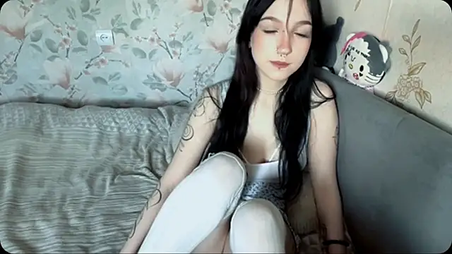 NastiLuxe online show from May 3, 3:18 pm