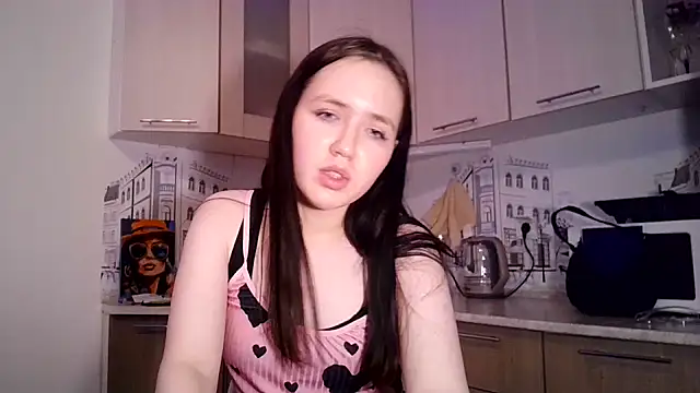 LannieCam online show from May 15, 2:24 pm