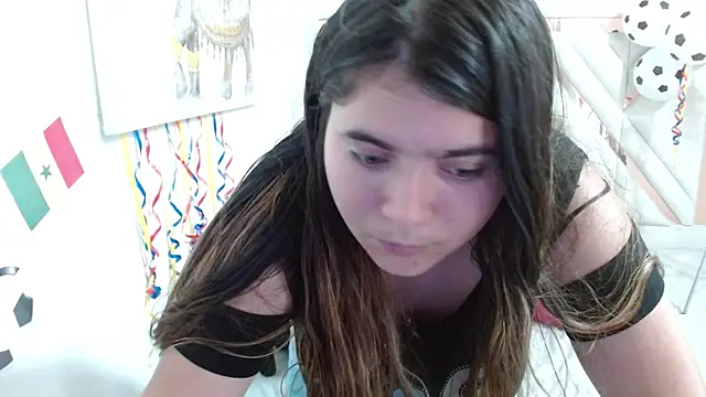 Laurha  online show from June 25, 7:29 pm