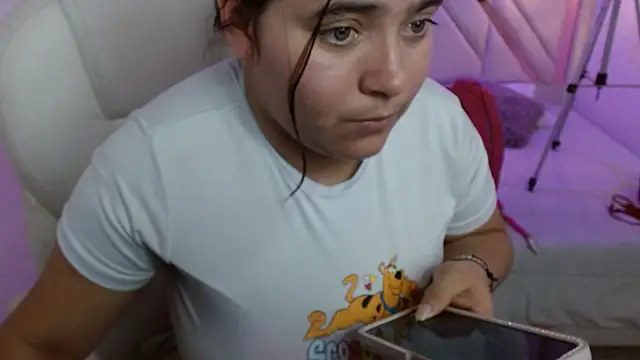 Laurha  online show from July 25, 8:17 pm