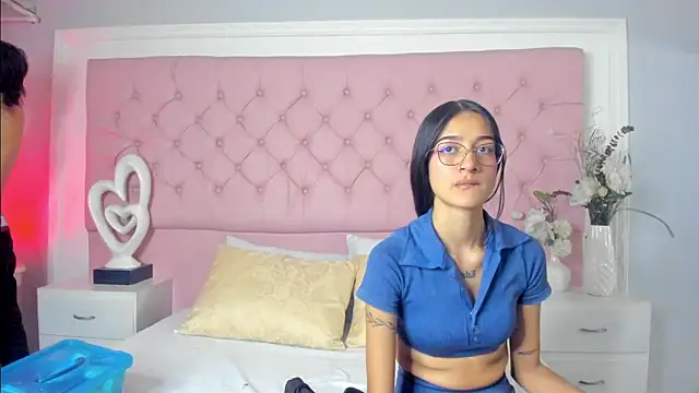 Snapshot of SarahDoll__ chatting on May 21, 12:56 pm SarahDoll online show from May 21, 12:56 pm