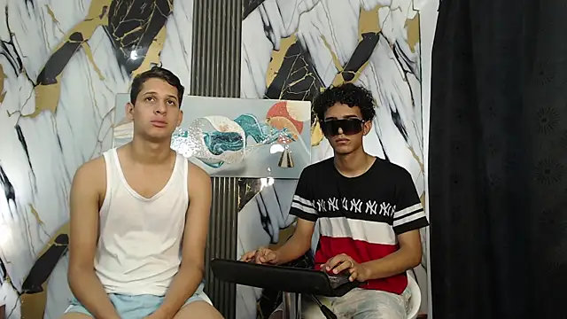 Snapshot of GOLDEN_2026 chatting on May 14, 7:20 pm GOLDEN 2026 online show from May 14, 7:20 pm
