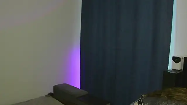 Snapshot of MiaSweetti chatting on May 27, 3:47 am MiaSweetti online show from May 27, 3:47 am