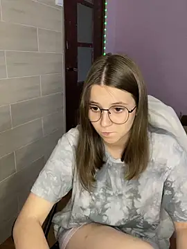 Snapshot of Blossom_Emily chatting on June 6, 4:01 pm Blossom Emily online show from June 6, 4:01 pm