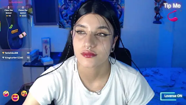 Snapshot of bastethott chatting on July 2, 3:29 pm bastethott online show from July 2, 3:29 pm