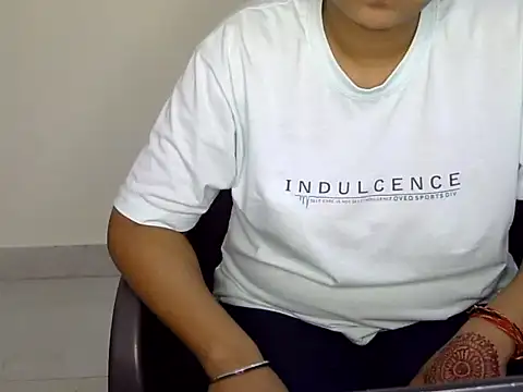 SEXY BHABHI3 online show from May 7, 9:03 am