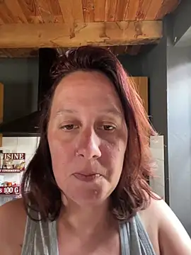 Snapshot of zelda252 chatting on June 2, 1:35 pm zelda252 online show from June 2, 1:35 pm