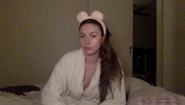 Snapshot of daisycollins chatting on May 29, 8:12 am daisycollins online show from May 29, 8:12 am