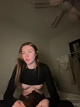 Snapshot of daisycollins chatting on June 16, 11:57 am daisycollins online show from June 16, 11:57 am