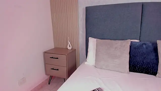 RavenMonrroe online show from May 26, 7:32 pm