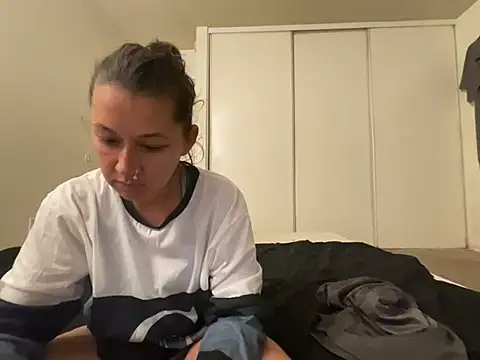 Baybeecakes online show from June 30, 4:02 am