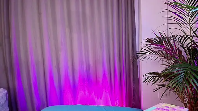 Snapshot of AnnyRosse_699 chatting on June 4, 1:28 pm AnnyRosse 699 online show from June 4, 1:28 pm